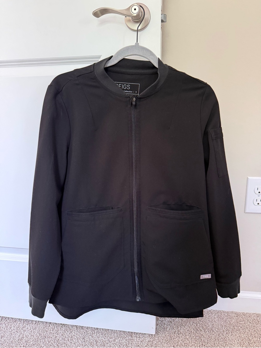 Figs Bellery scrub jacket / Small / Black